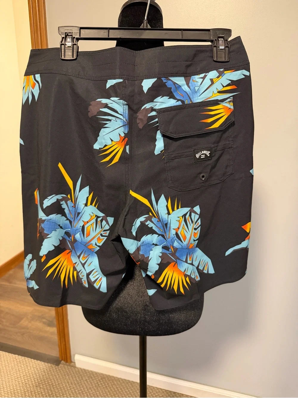 NWT Billabong Recycler Pro Boardshorts Tropical Palm Print Size 31